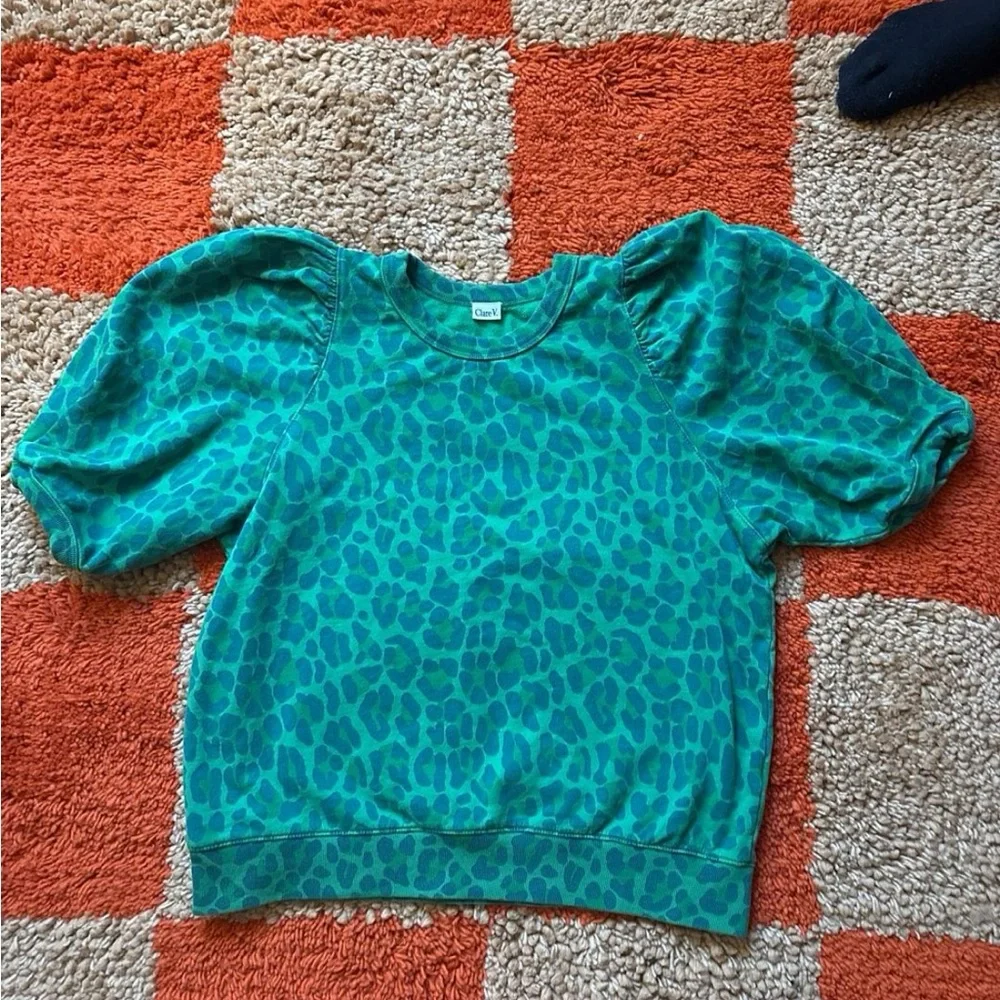 Clare V Green Leopard Print Top - Picture 3 of 3